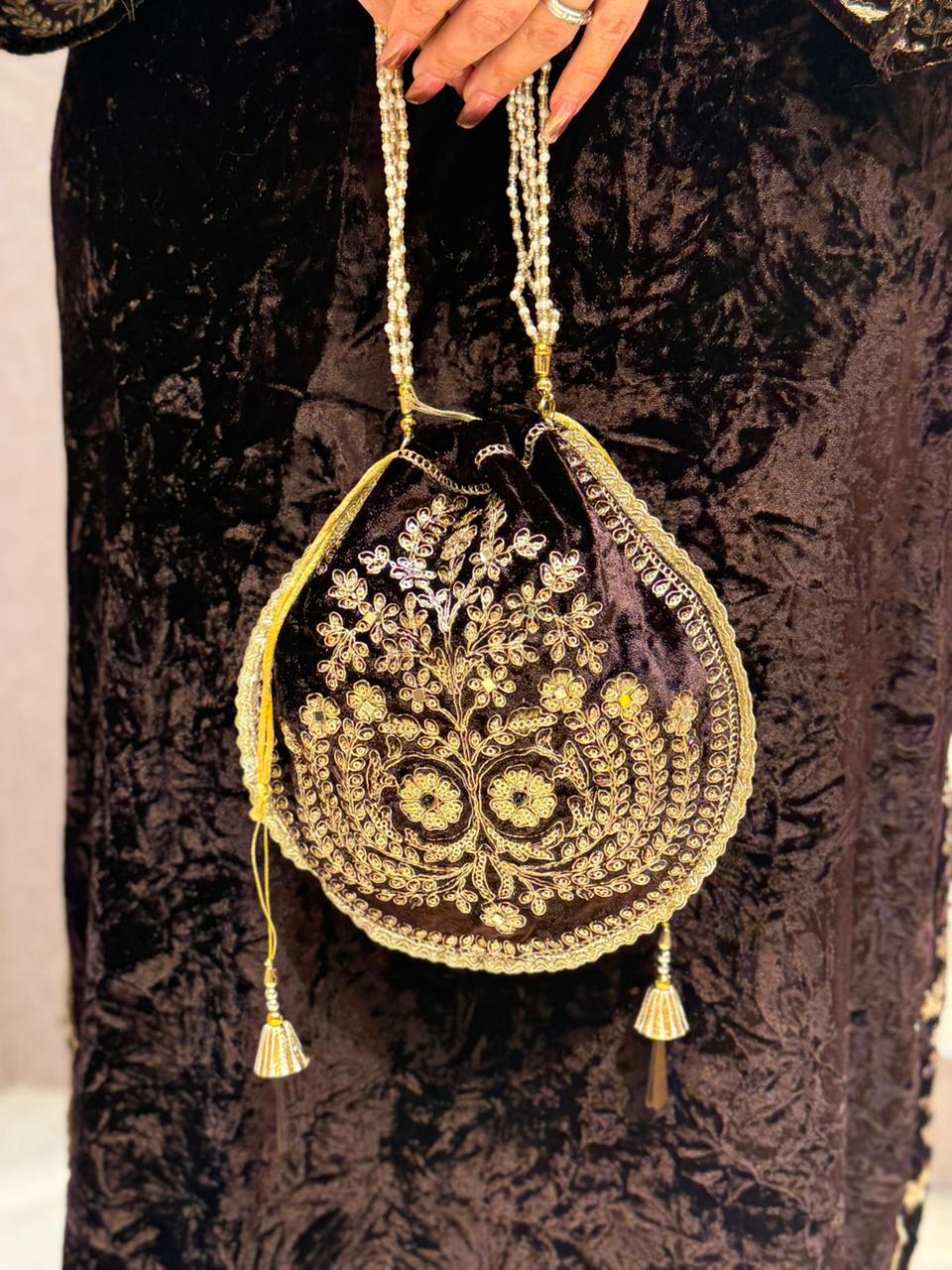 Heavy neckline & sleeves embroidery gives a rich Kashmiri royal look