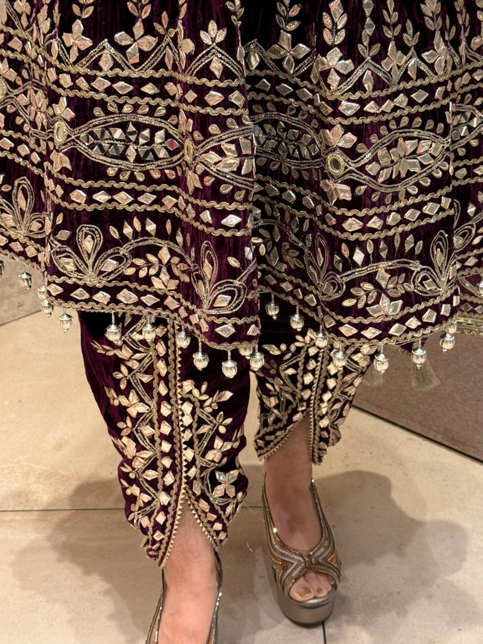 Rich velvet for a royal and luxurious look