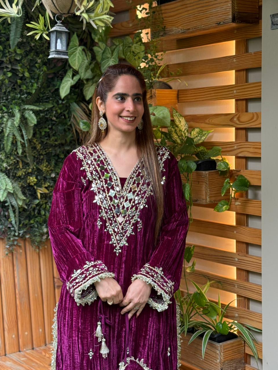 Elegant velvet kurta set is a perfect blend of traditional craftsmanship