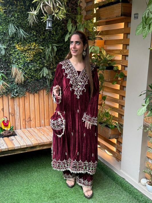 Elegant velvet kurta set is a perfect blend of traditional craftsmanship