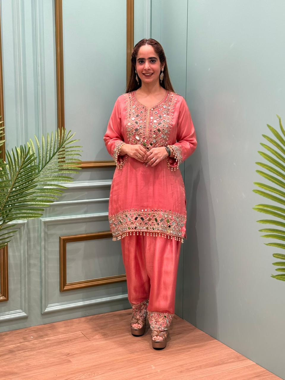 Refined festive elegance to your wardrobe with this stunning short kurta