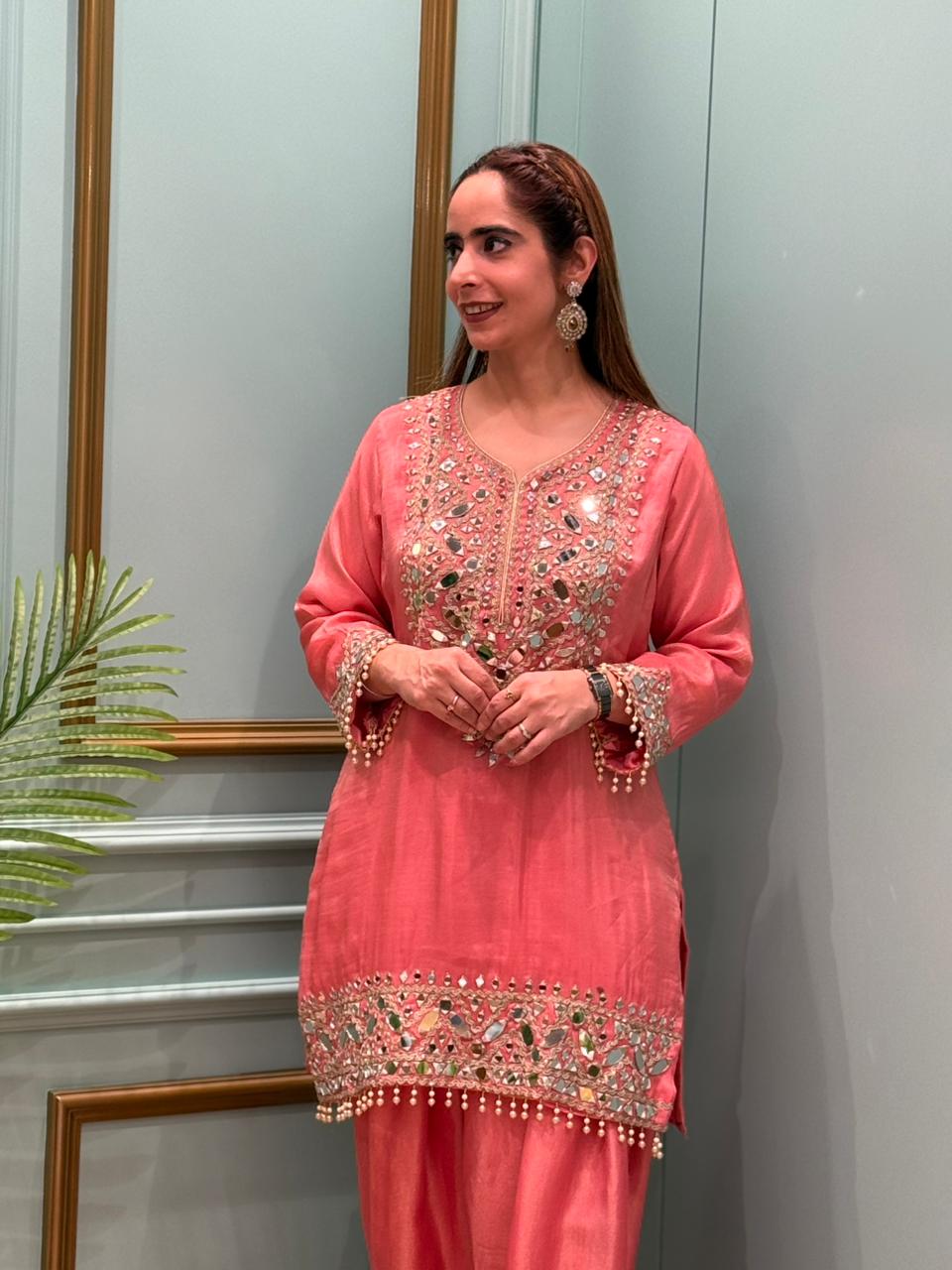 Refined festive elegance to your wardrobe with this stunning short kurta