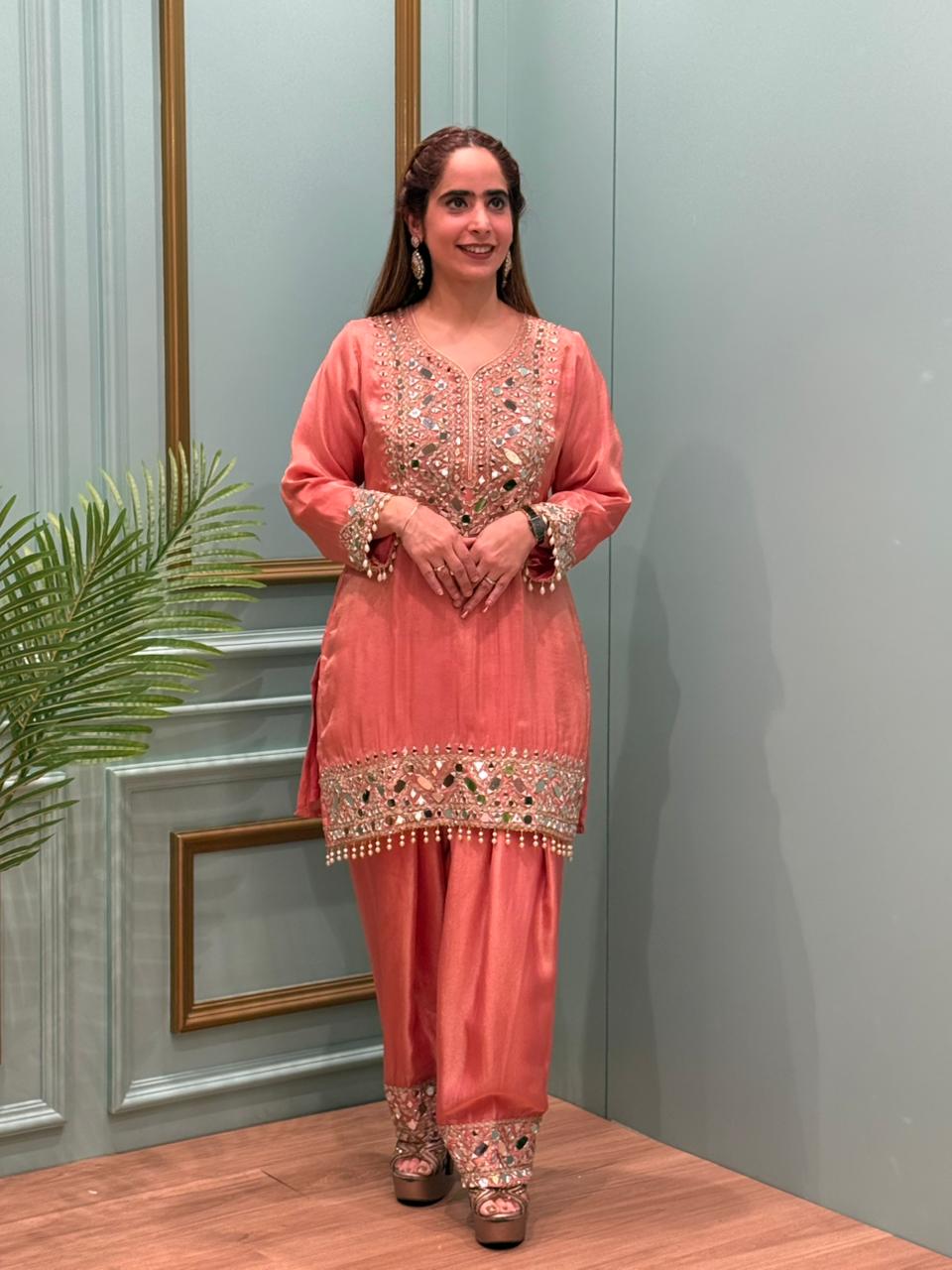 Refined festive elegance to your wardrobe with this stunning short kurta