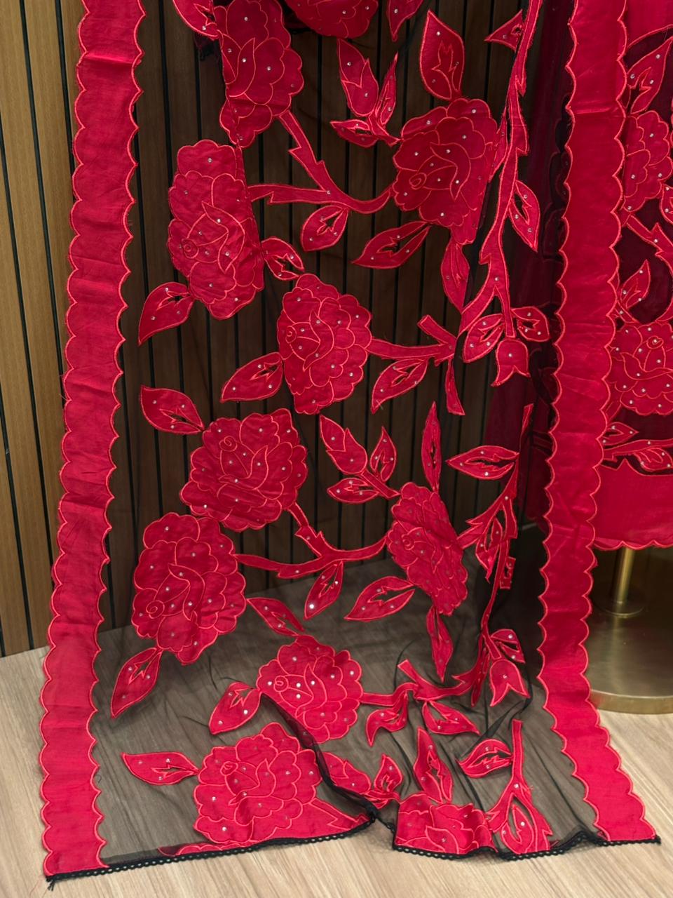 Unstitched suit set is crafted in rich Maheshwari cotton fabric