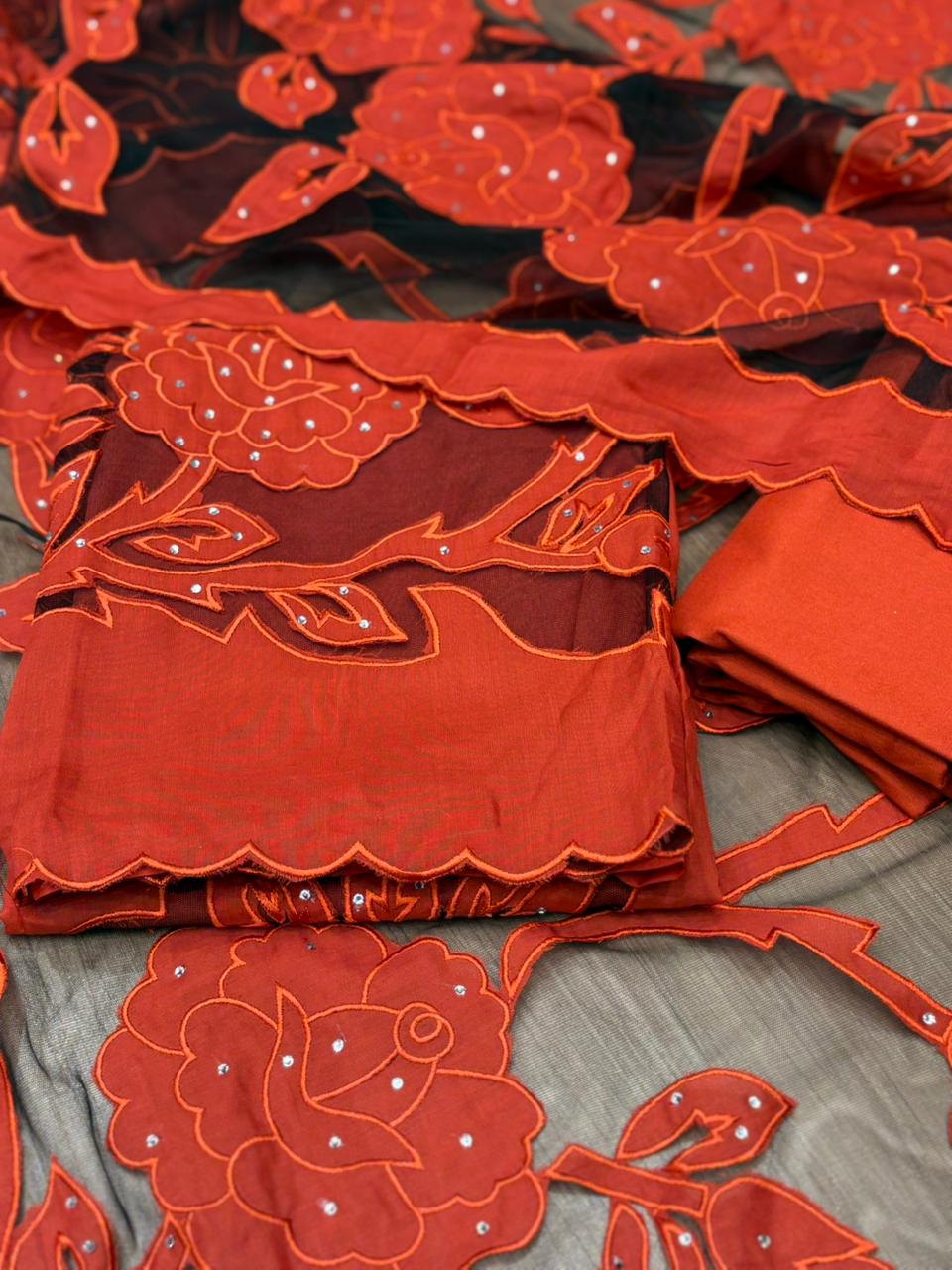 Unstitched suit set is crafted in rich Maheshwari cotton fabric