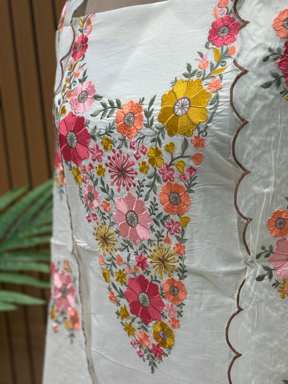 Elegant unstitched suit set is crafted in soft cotton fabric