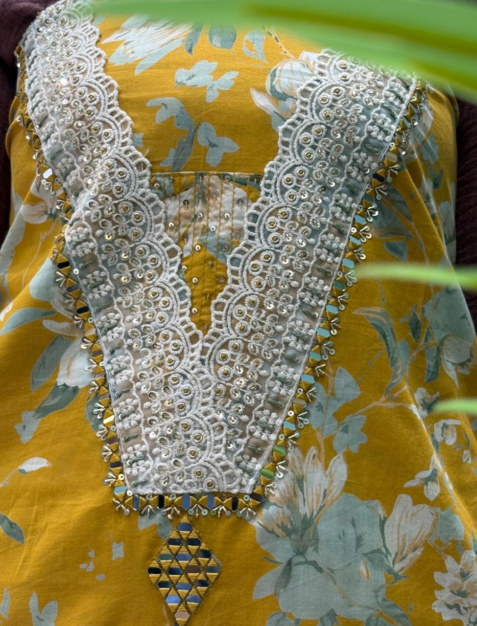 Graceful unstitched cotton suit fabric blends comfort