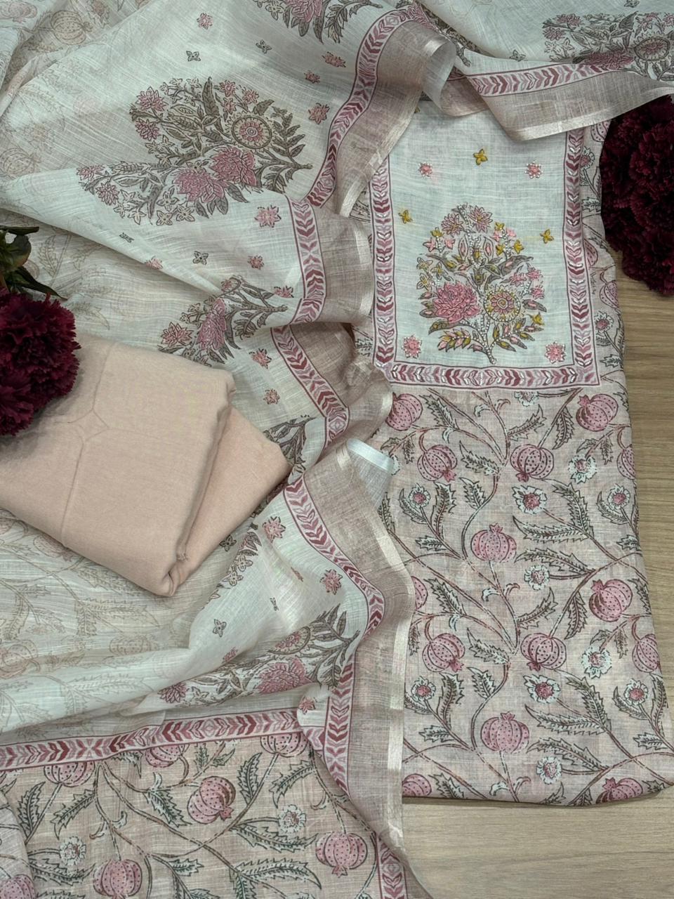 Graceful unstitched suit set is crafted in soft cotton fabric