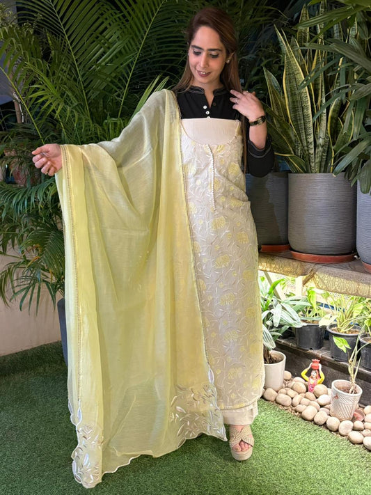 Experience effortless elegance with our beautifully designed unstitched suit