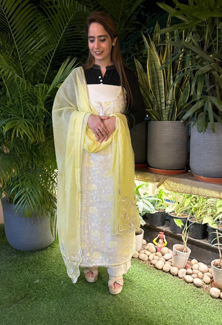 Experience effortless elegance with our beautifully designed unstitched suit