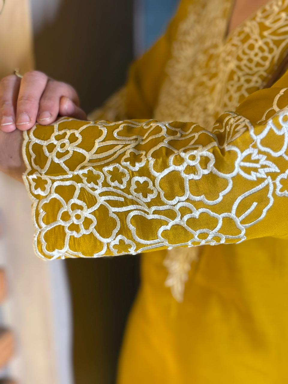 Elegance with this beautifully designed muslin cotton kurti set