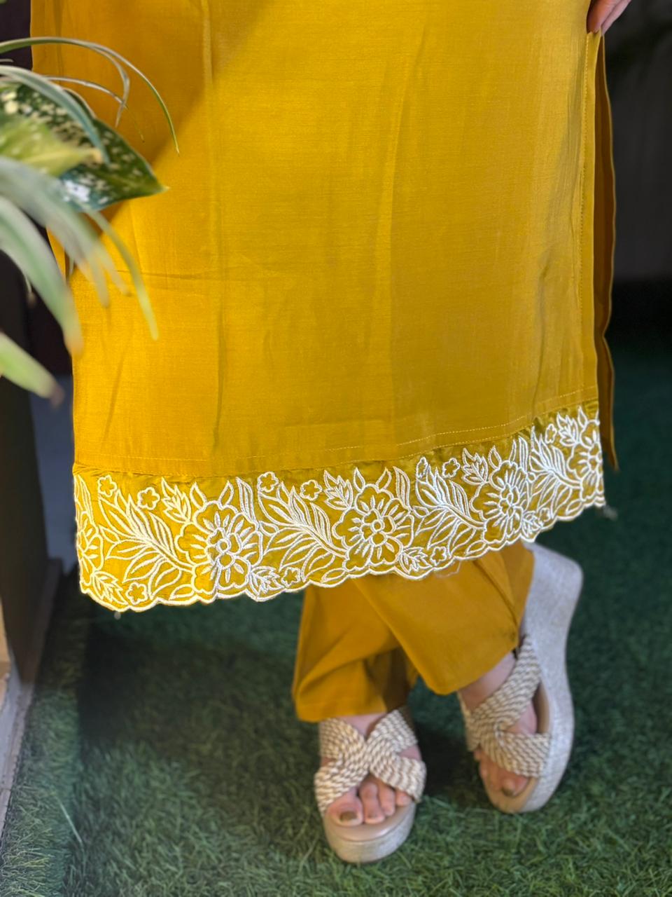 Elegance with this beautifully designed muslin cotton kurti set