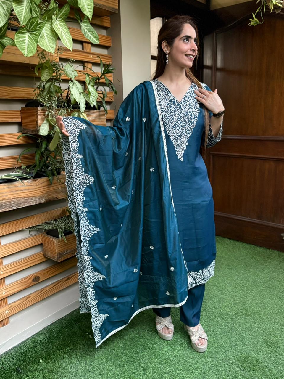 Elegance with this beautifully designed muslin cotton kurti set