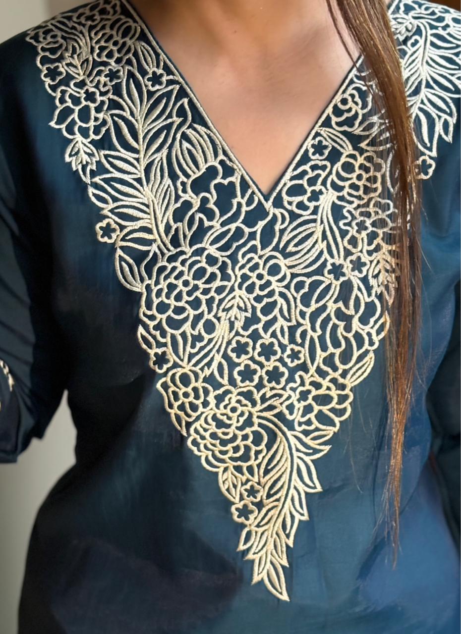 Elegance with this beautifully designed muslin cotton kurti set