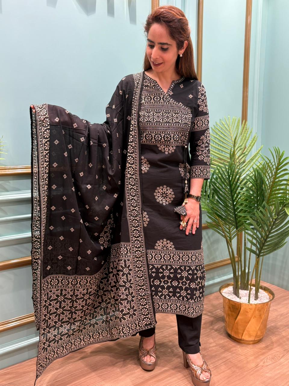 Ethnic style with this elegant cotton kurti set