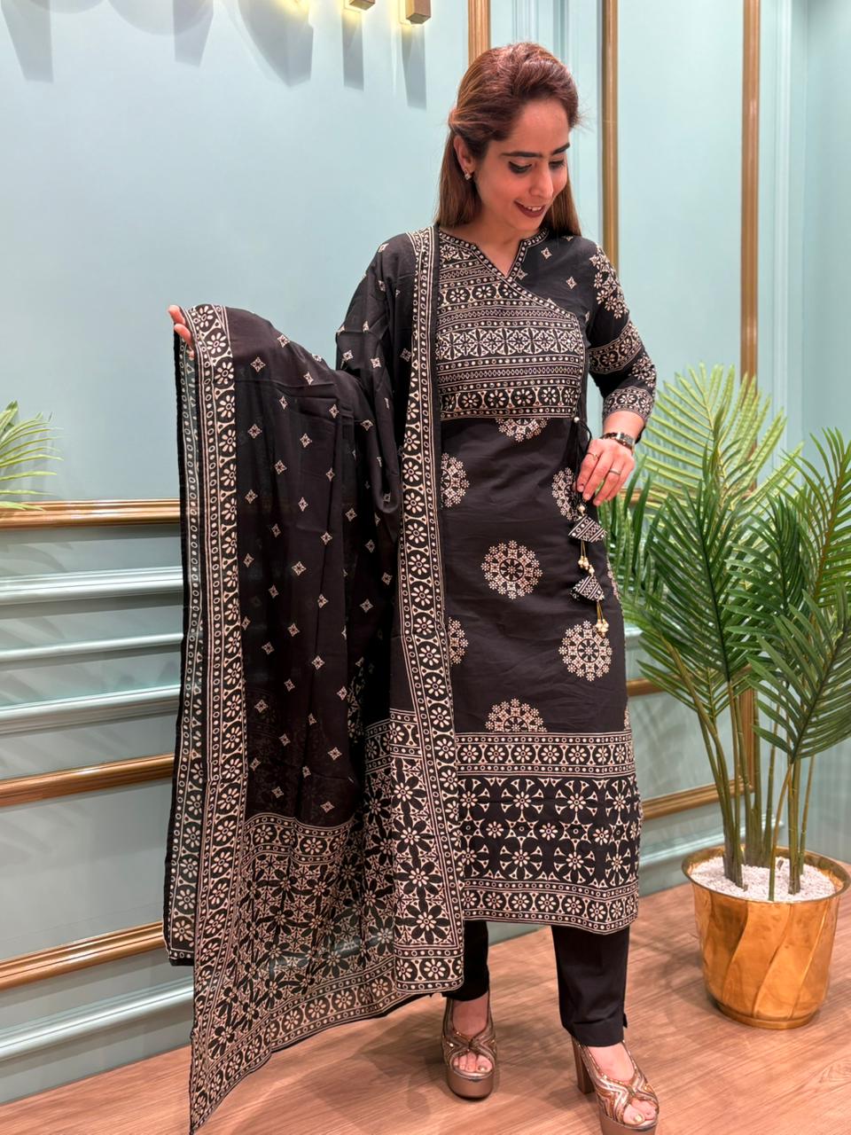 Ethnic style with this elegant cotton kurti set