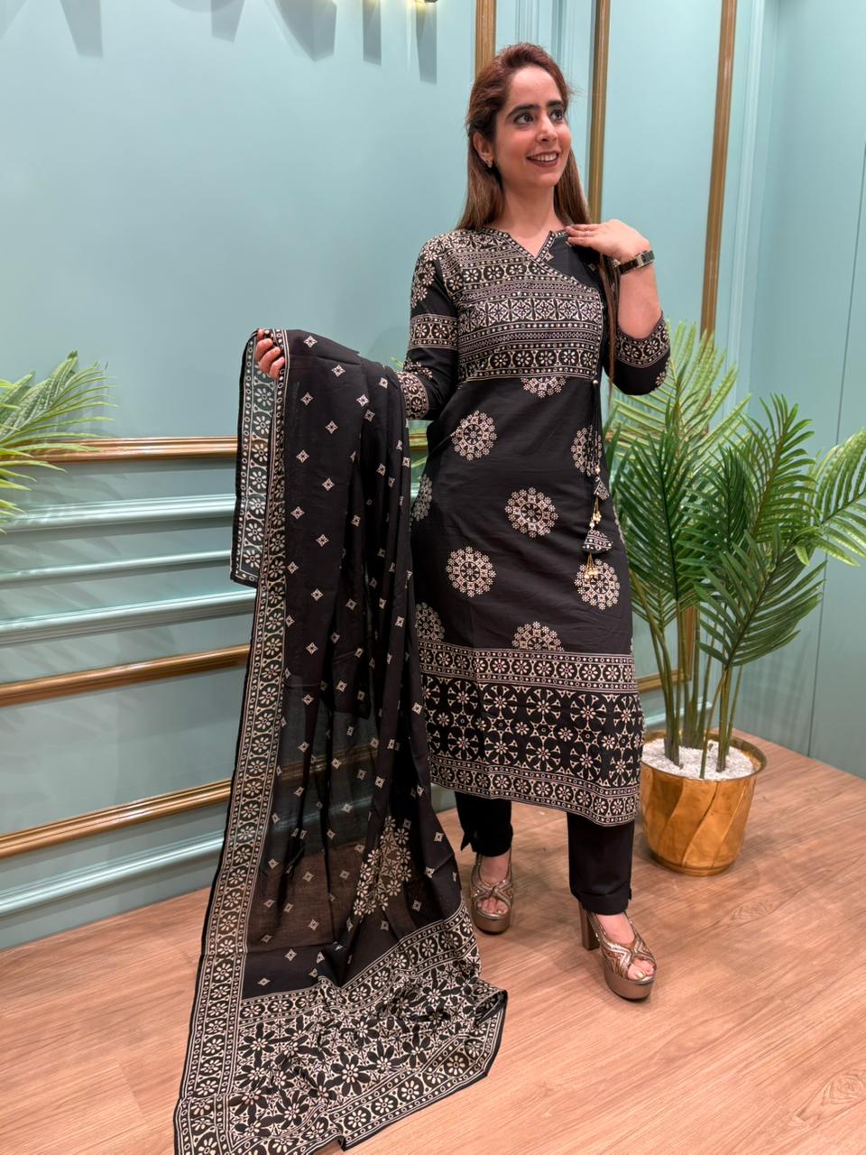 Ethnic style with this elegant cotton kurti set