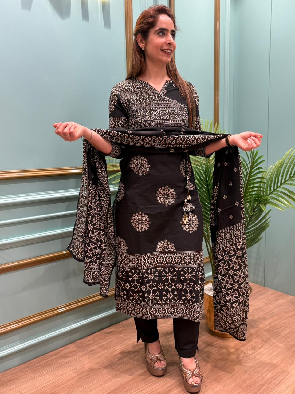 Ethnic style with this elegant cotton kurti set