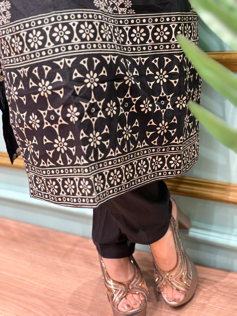 Ethnic style with this elegant cotton kurti set