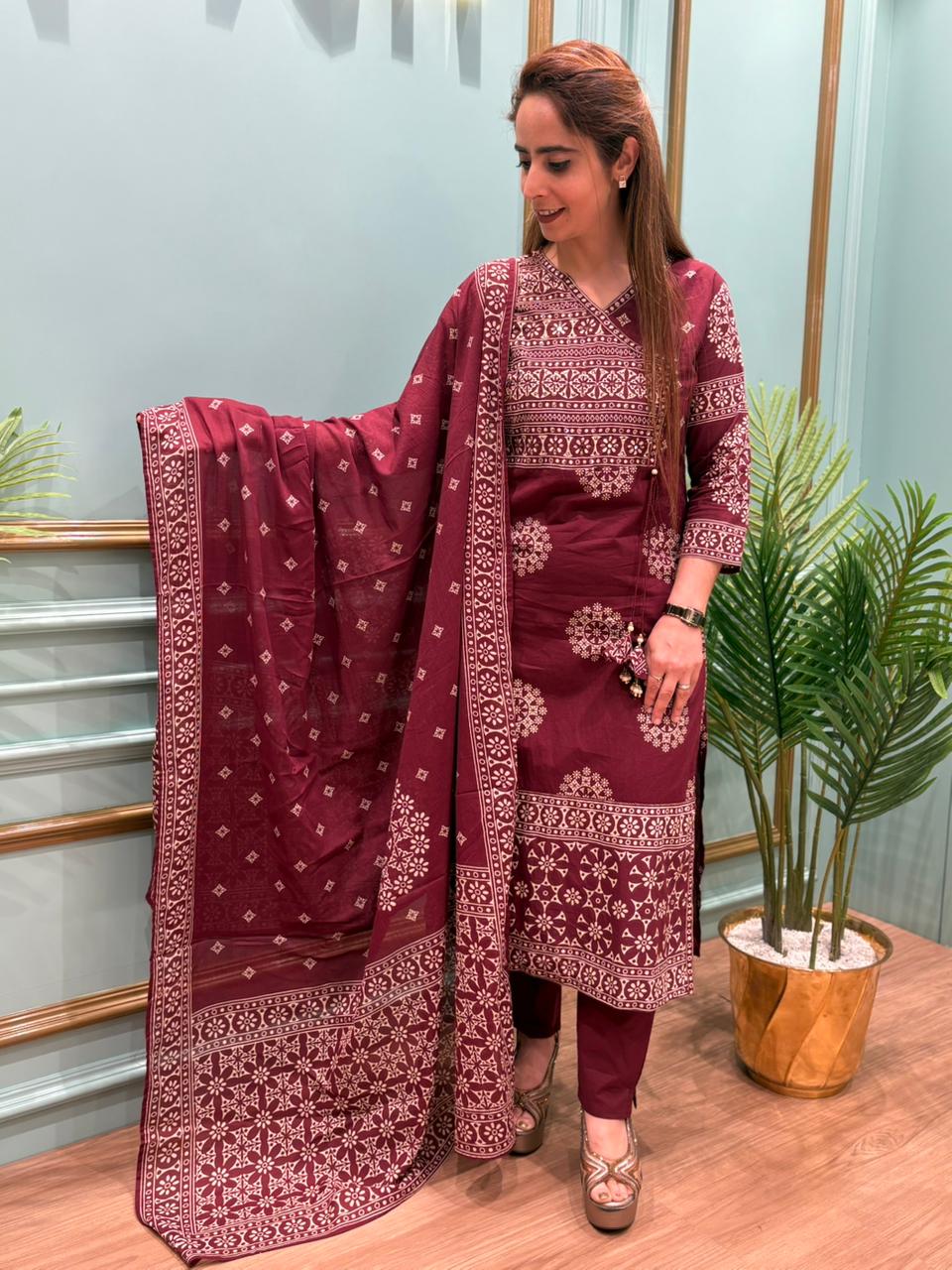 Ethnic style with this elegant cotton kurti set