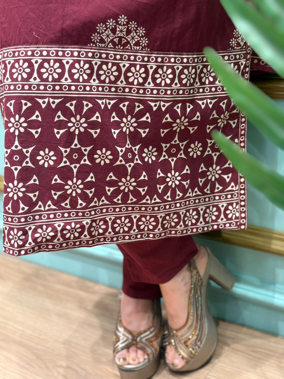 Ethnic style with this elegant cotton kurti set