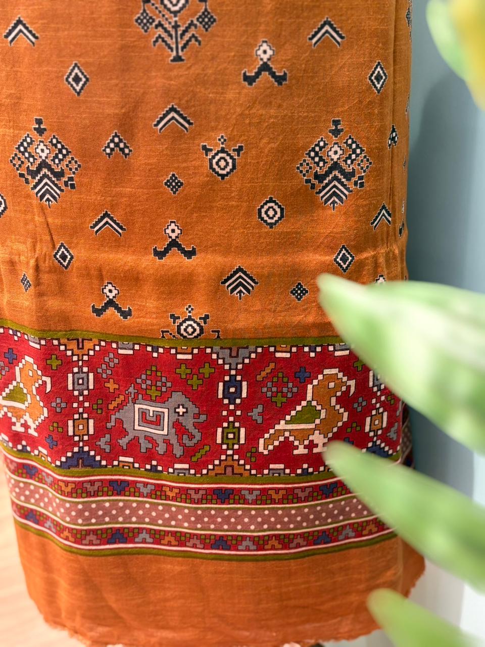 Grace meets tradition in this stunning unstitched cotton suit set