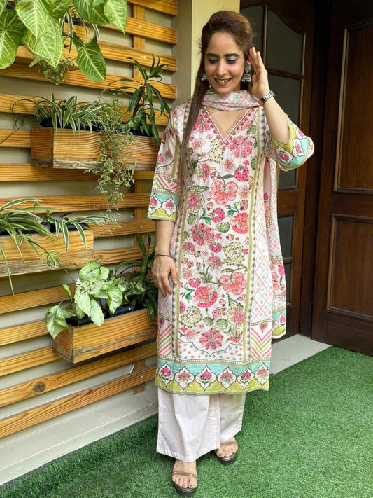 Elegant kurti set is crafted in soft muslin cotton fabric
