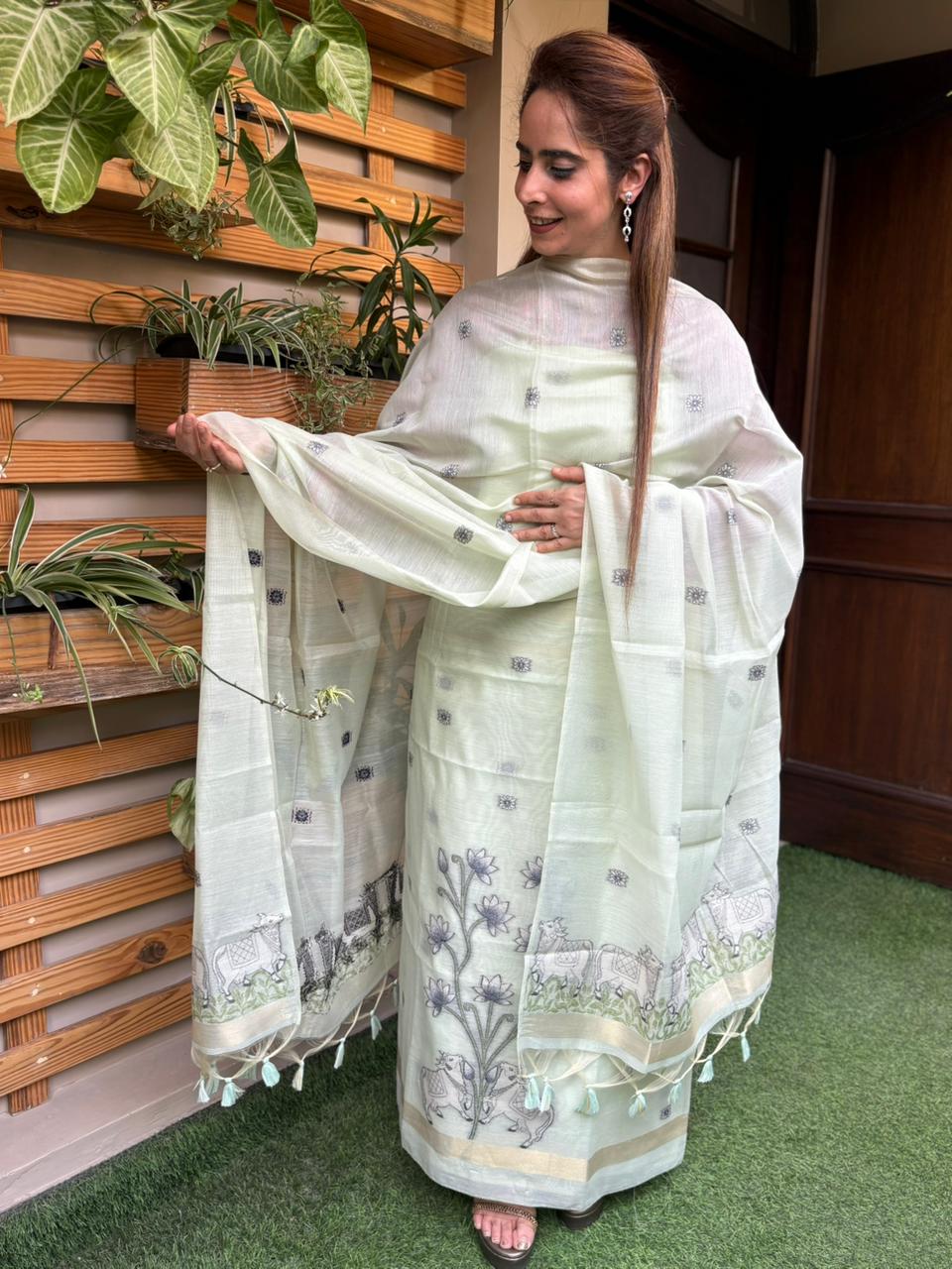 Unstitched suit set is crafted in premium Jamdani cotton fabric