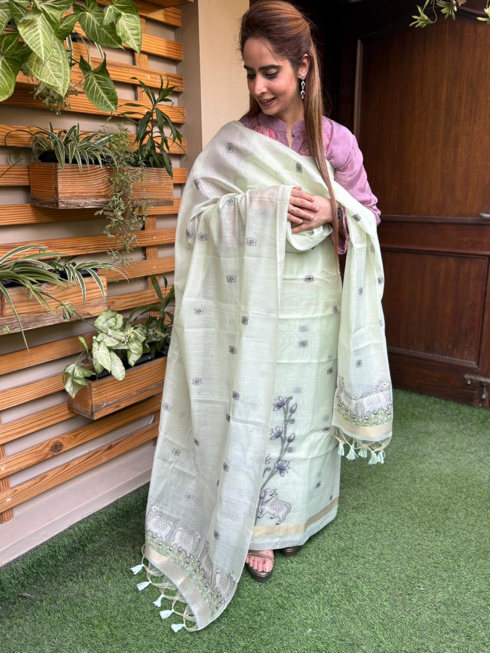 Unstitched suit set is crafted in premium Jamdani cotton fabric