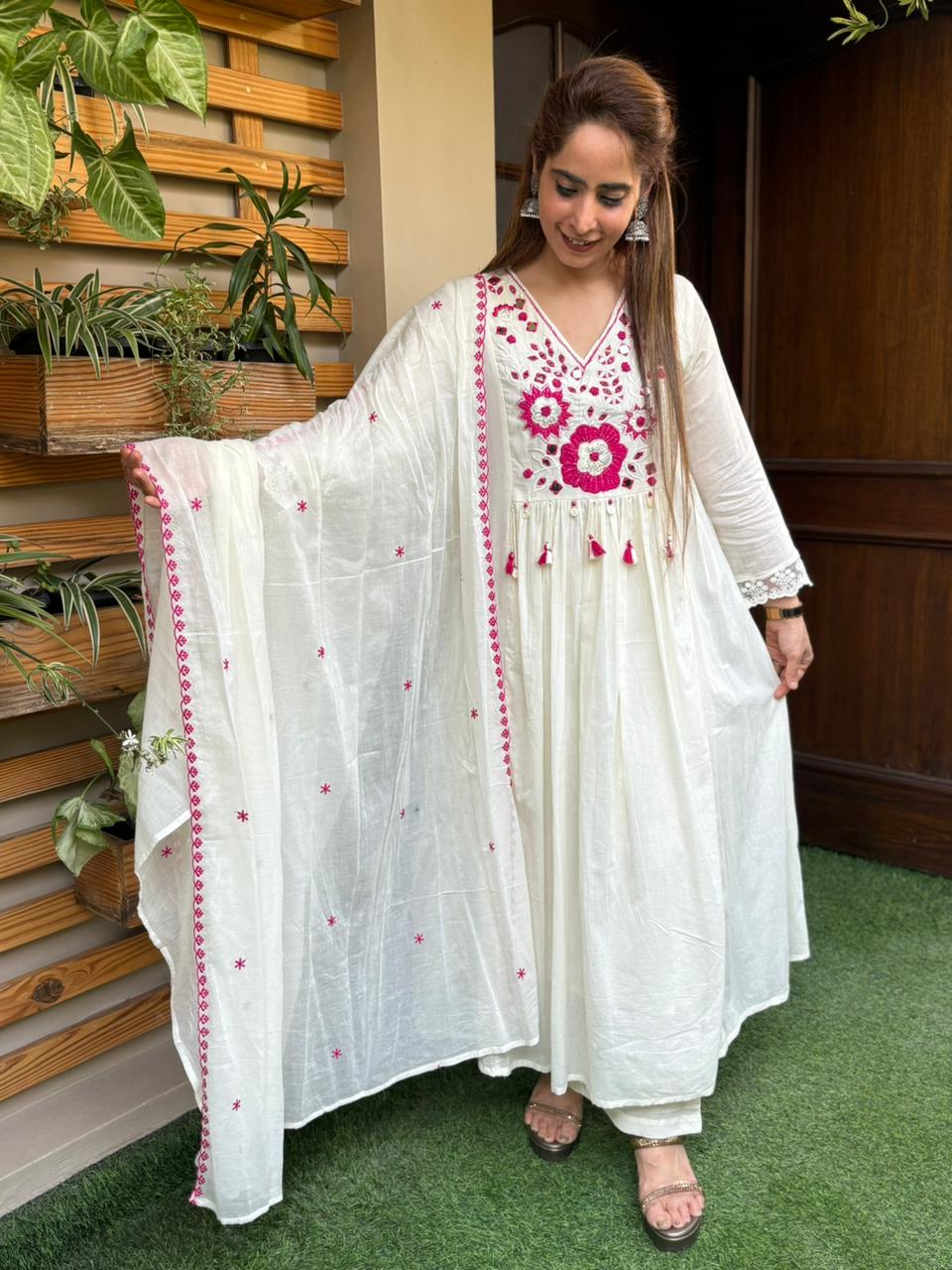 Beautiful mul cotton kurti set is designed for effortless elegance