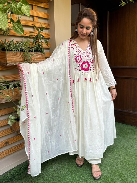 Beautiful mul cotton kurti set is designed for effortless elegance