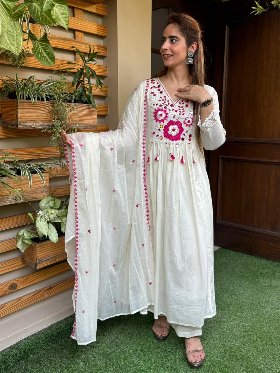 Beautiful mul cotton kurti set is designed for effortless elegance