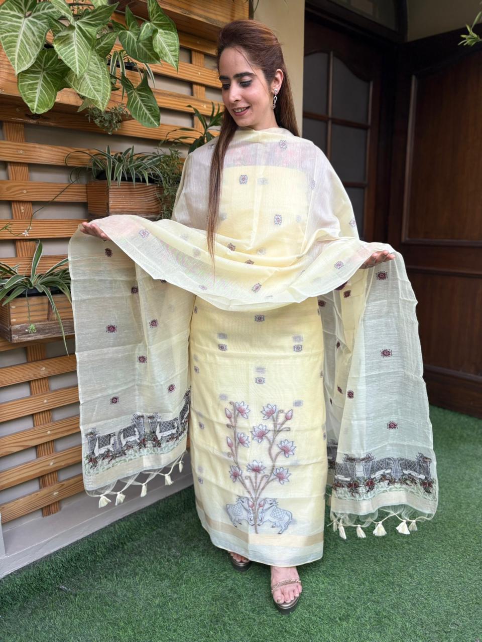 Unstitched suit set is crafted in premium Jamdani cotton fabric