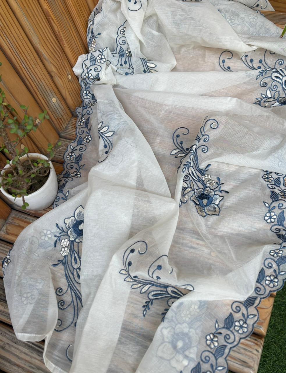 Elegant unstitched suit crafted in soft mul cotton fabric