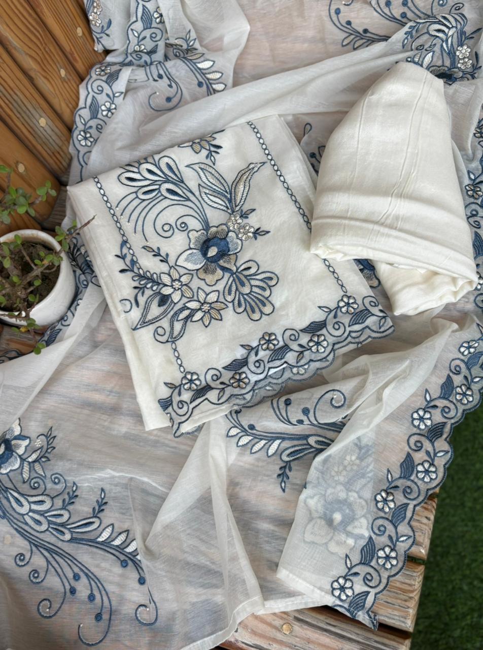 Elegant unstitched suit crafted in soft mul cotton fabric