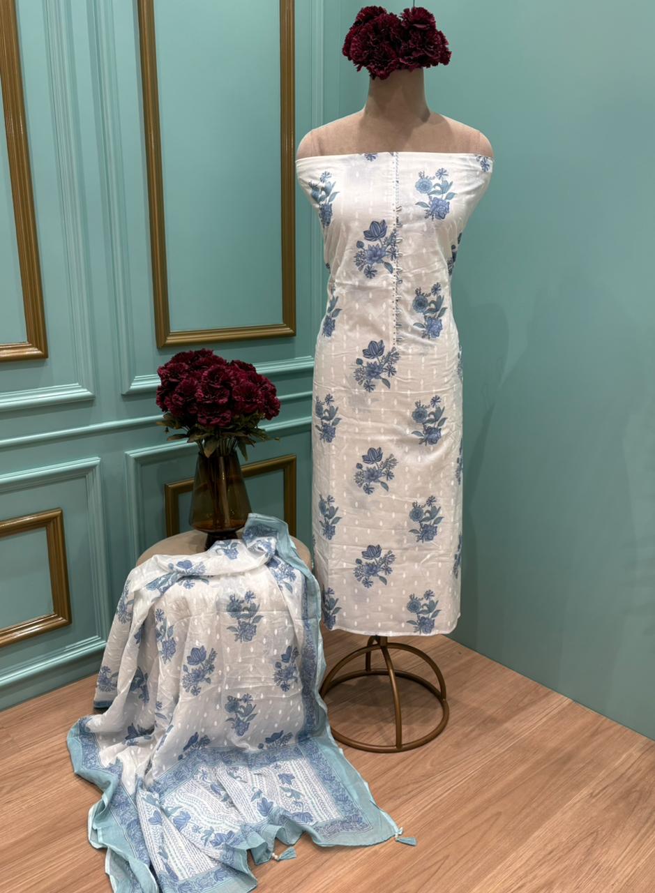 Unstitched suit crafted in soft and breathable cotton fabric