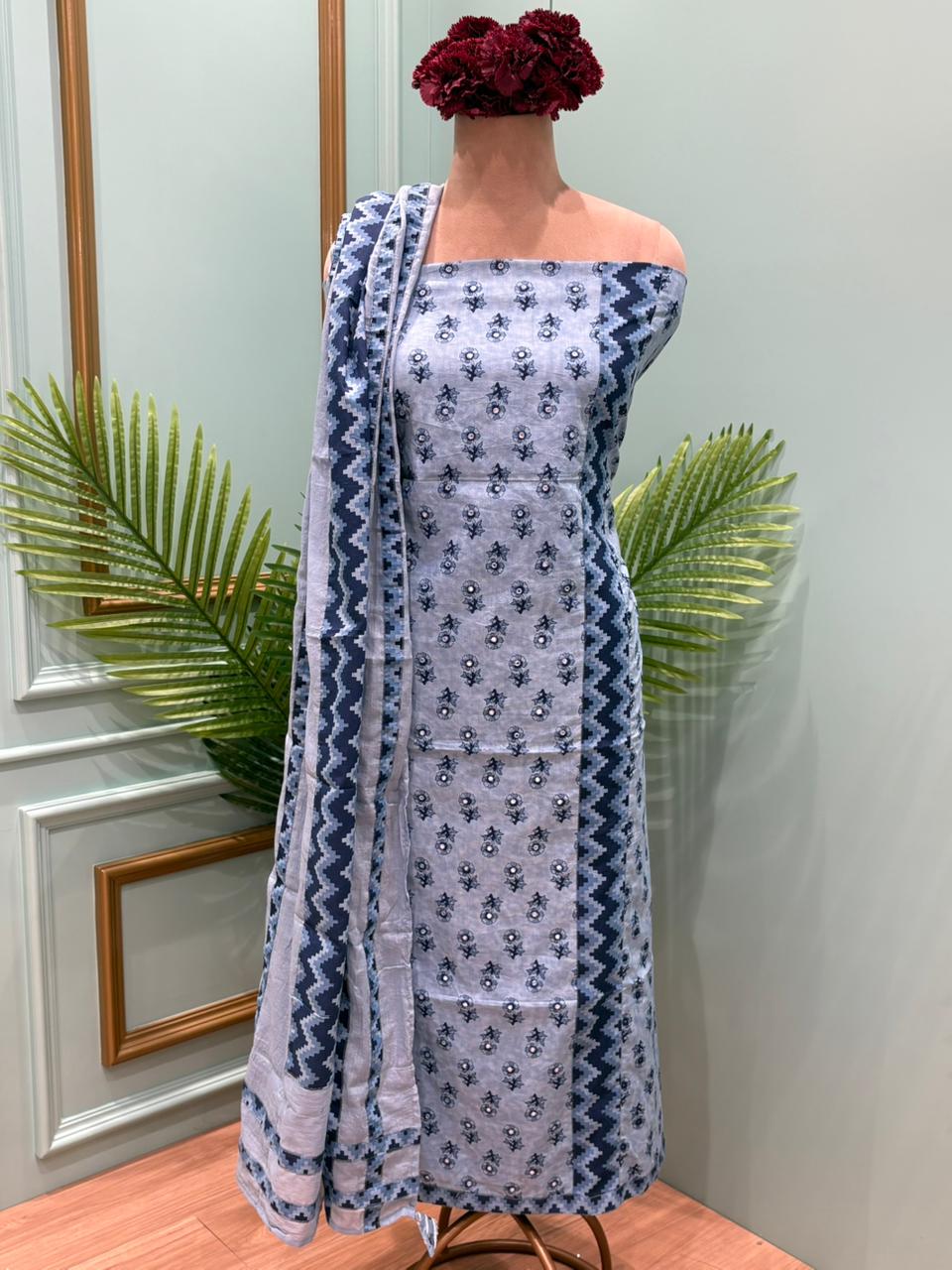 Unstitched suit crafted in soft and breathable cotton fabric