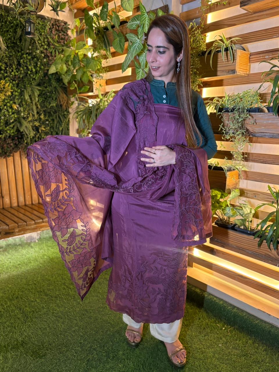 Crafted unstitched suit in soft muslin cotton fabric