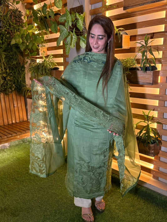 Crafted unstitched suit in soft muslin cotton fabric