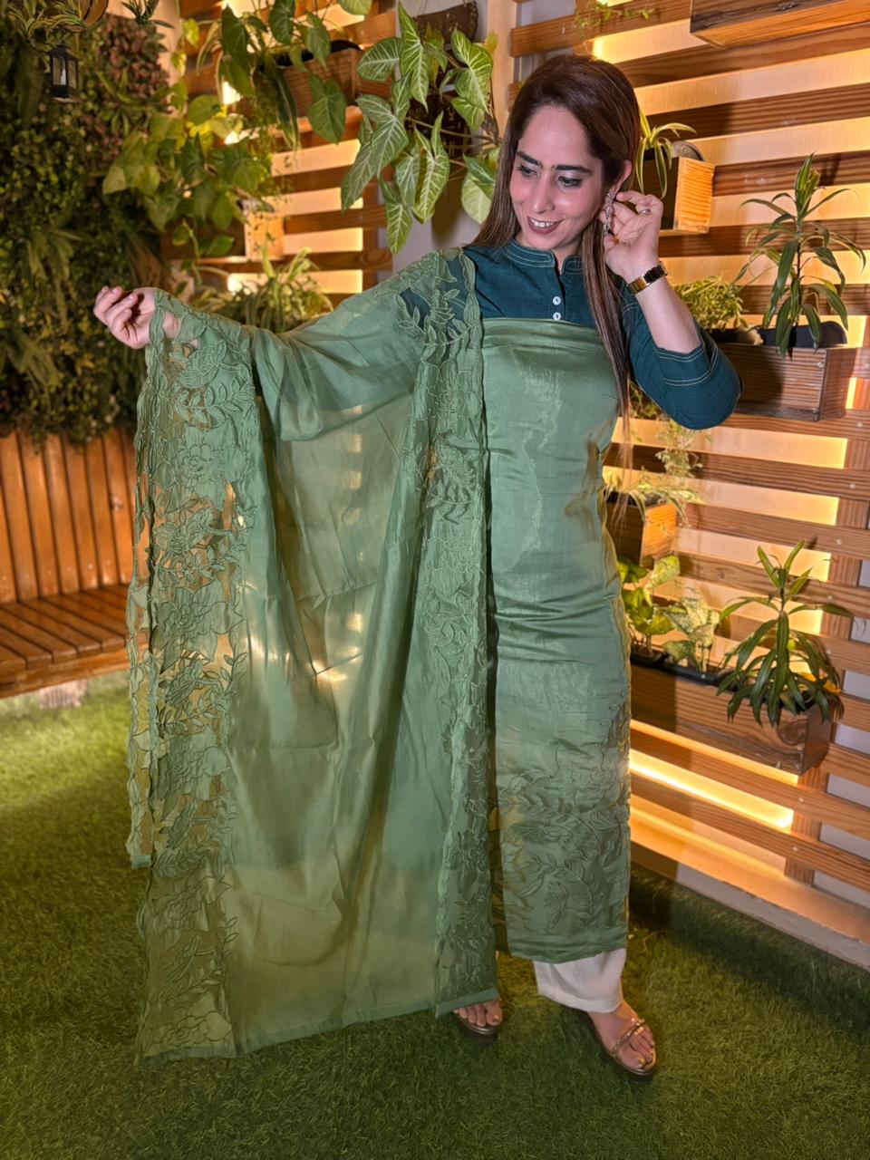 Crafted unstitched suit in soft muslin cotton fabric