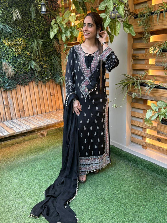 kurta set crafted in luxurious Chinon fabric