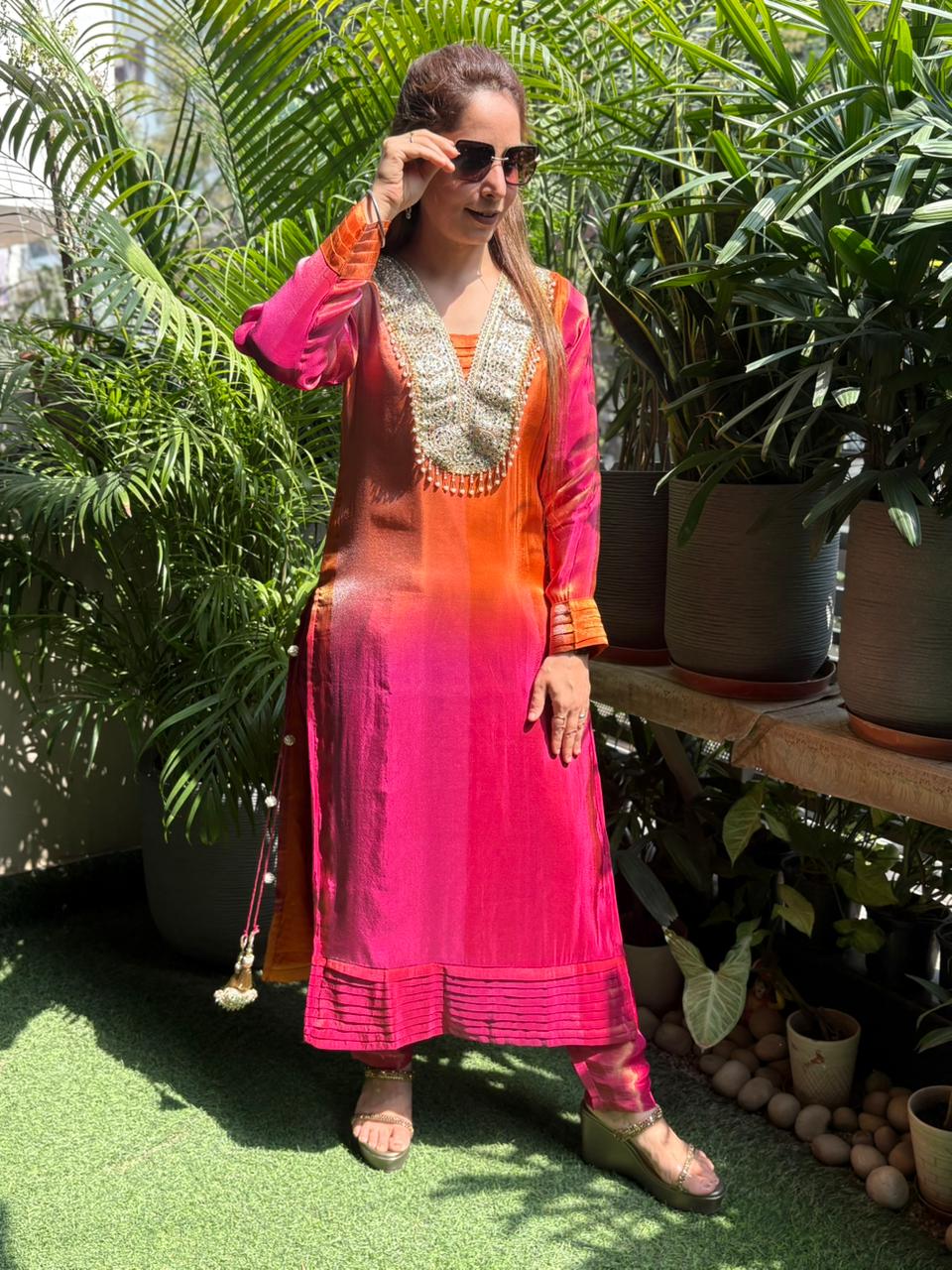 Effortless elegance in this stunning tissue shimmer kurta set