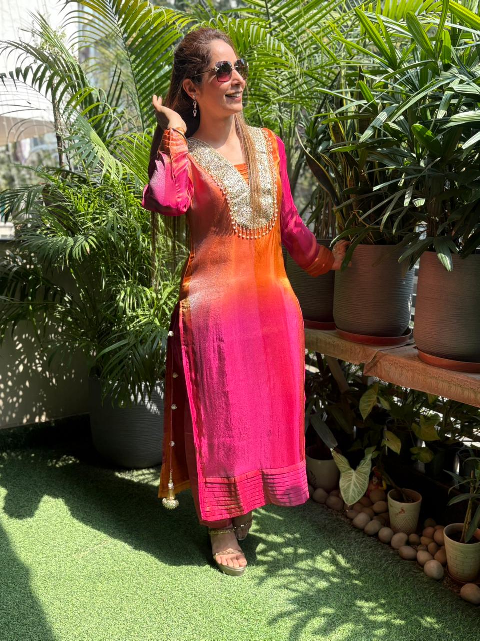 Effortless elegance in this stunning tissue shimmer kurta set