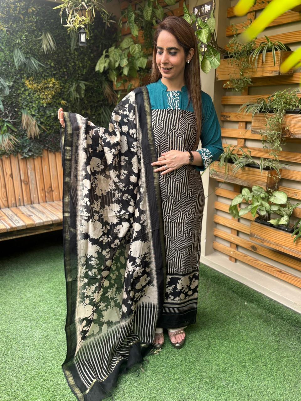 Elegance with this stunning unstitched suit