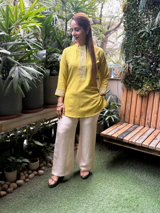 Everyday comfort in this beautiful cord set