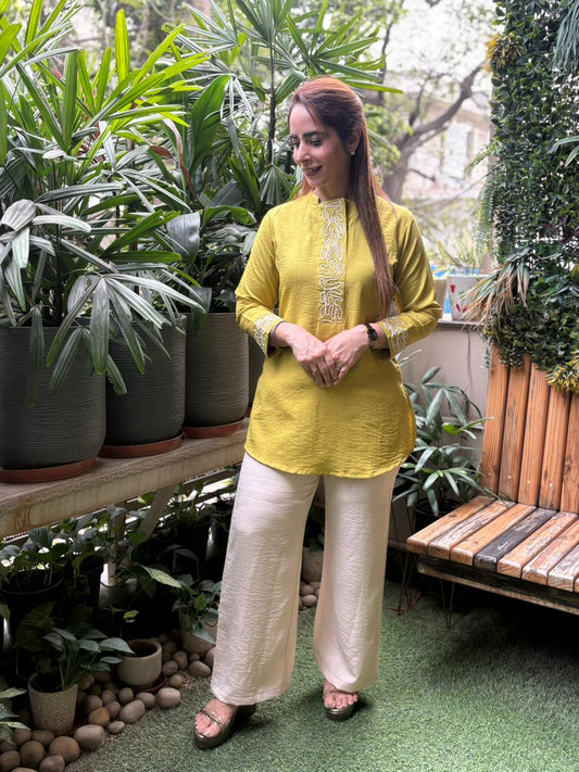 Everyday comfort in this beautiful cord set