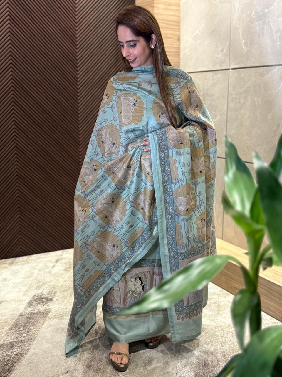 Heritage in this beautiful Maheshwari cotton unstitched suit