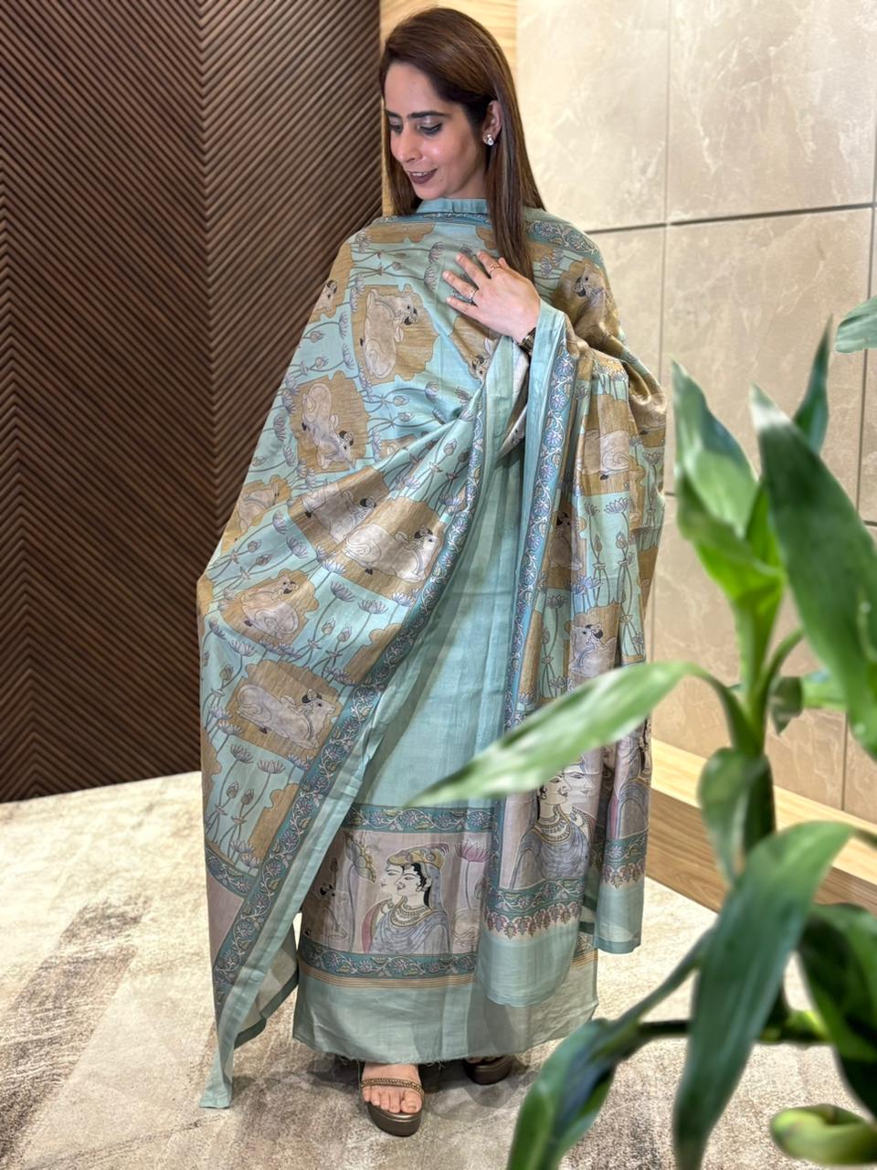 Heritage in this beautiful Maheshwari cotton unstitched suit