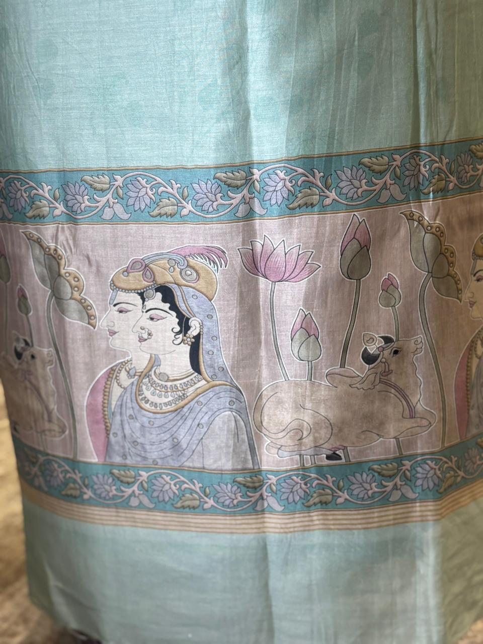 Heritage in this beautiful Maheshwari cotton unstitched suit