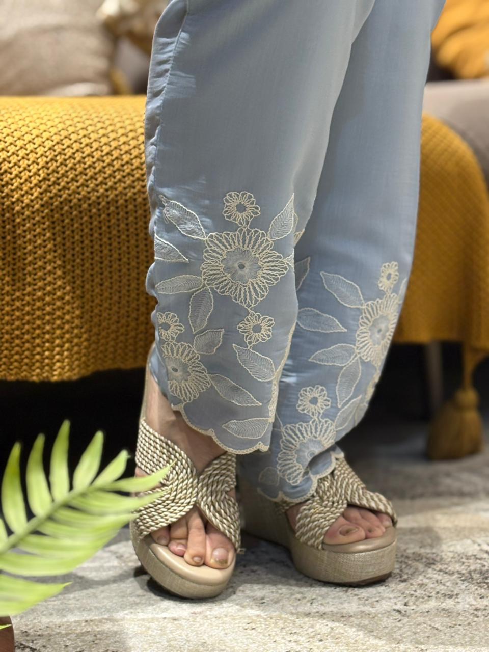 Effortless elegance with this beautifully designed cord set